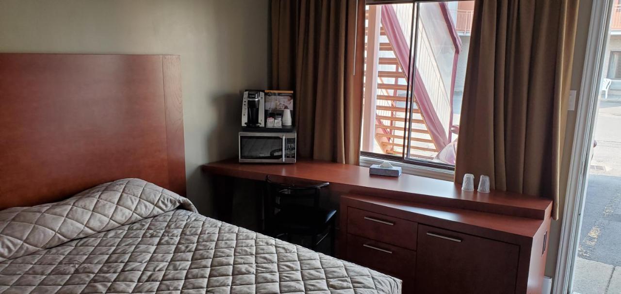 Motel Falcon Brossard Ngoại thất bức ảnh