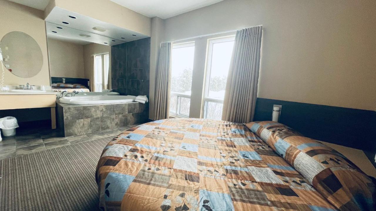 Motel Falcon Brossard Ngoại thất bức ảnh