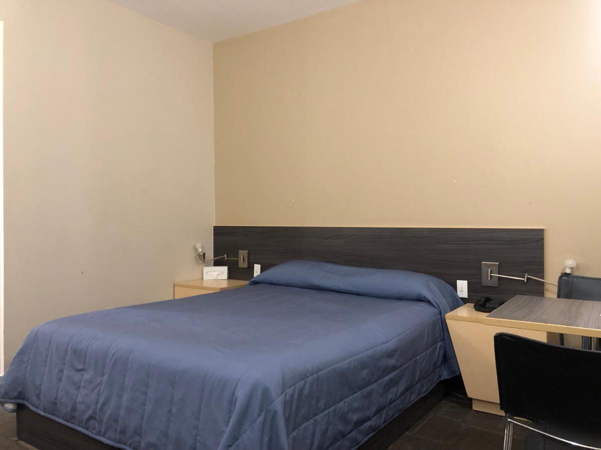 Motel Falcon Brossard Ngoại thất bức ảnh