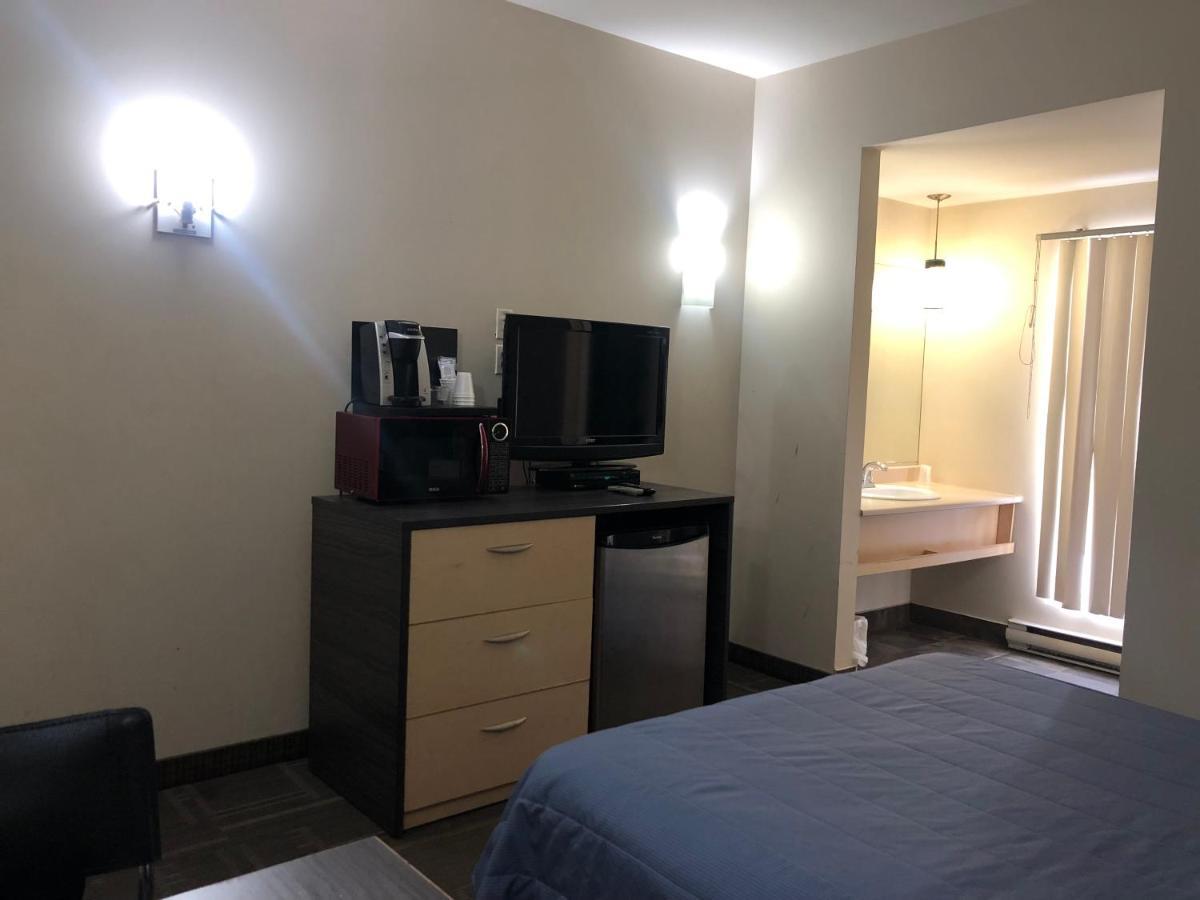 Motel Falcon Brossard Ngoại thất bức ảnh