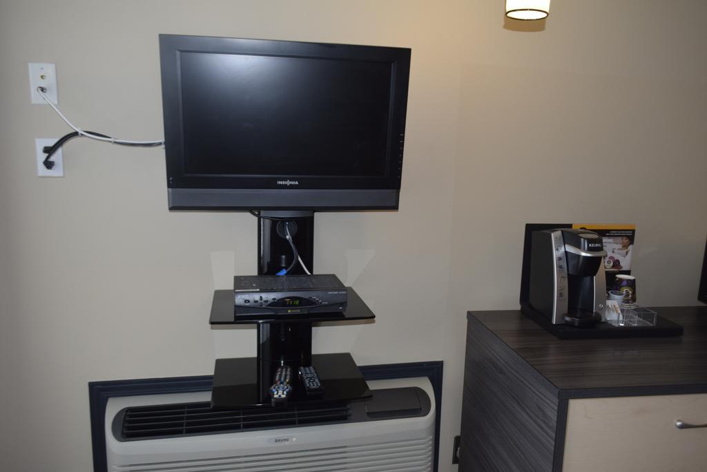 Motel Falcon Brossard Ngoại thất bức ảnh