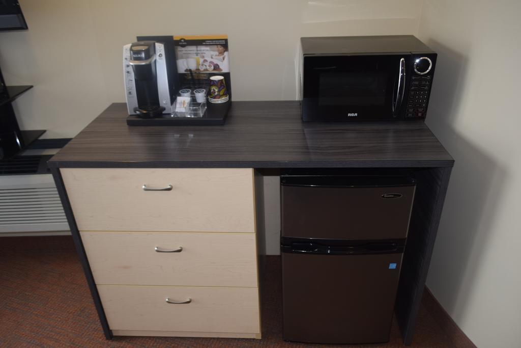 Motel Falcon Brossard Ngoại thất bức ảnh