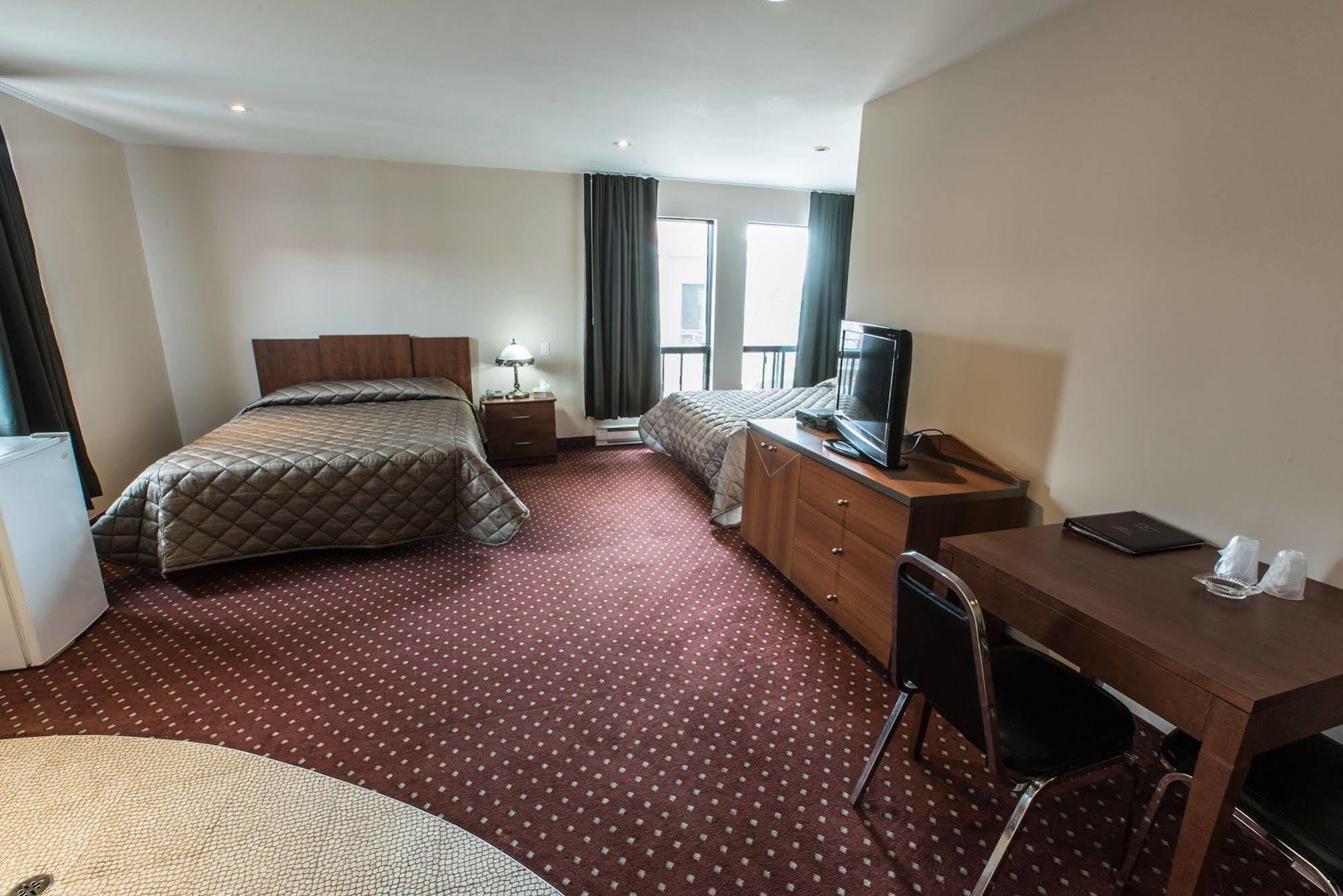 Motel Falcon Brossard Ngoại thất bức ảnh