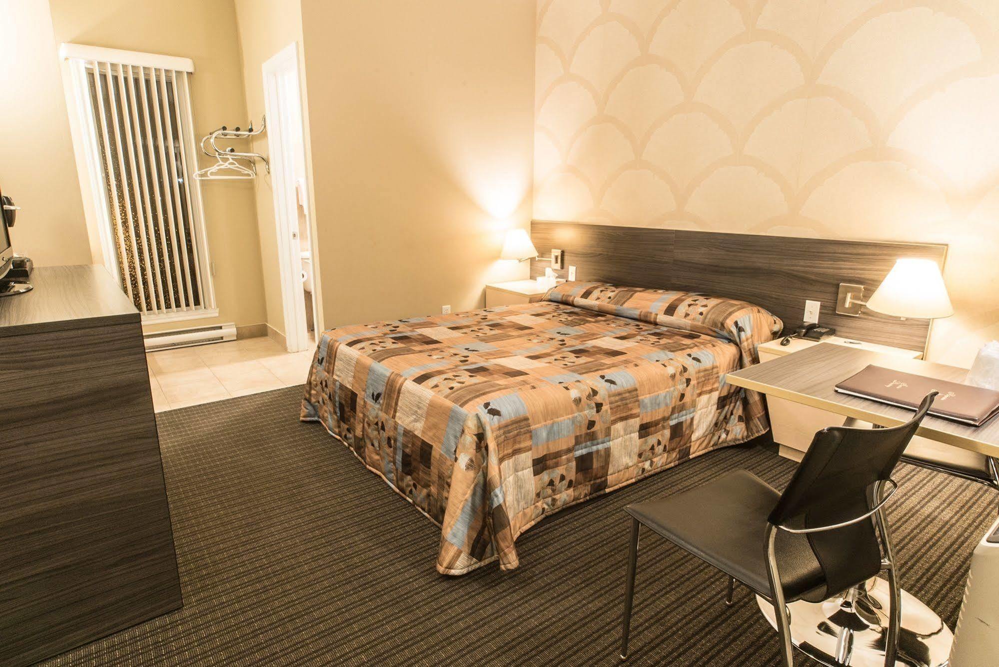 Motel Falcon Brossard Ngoại thất bức ảnh