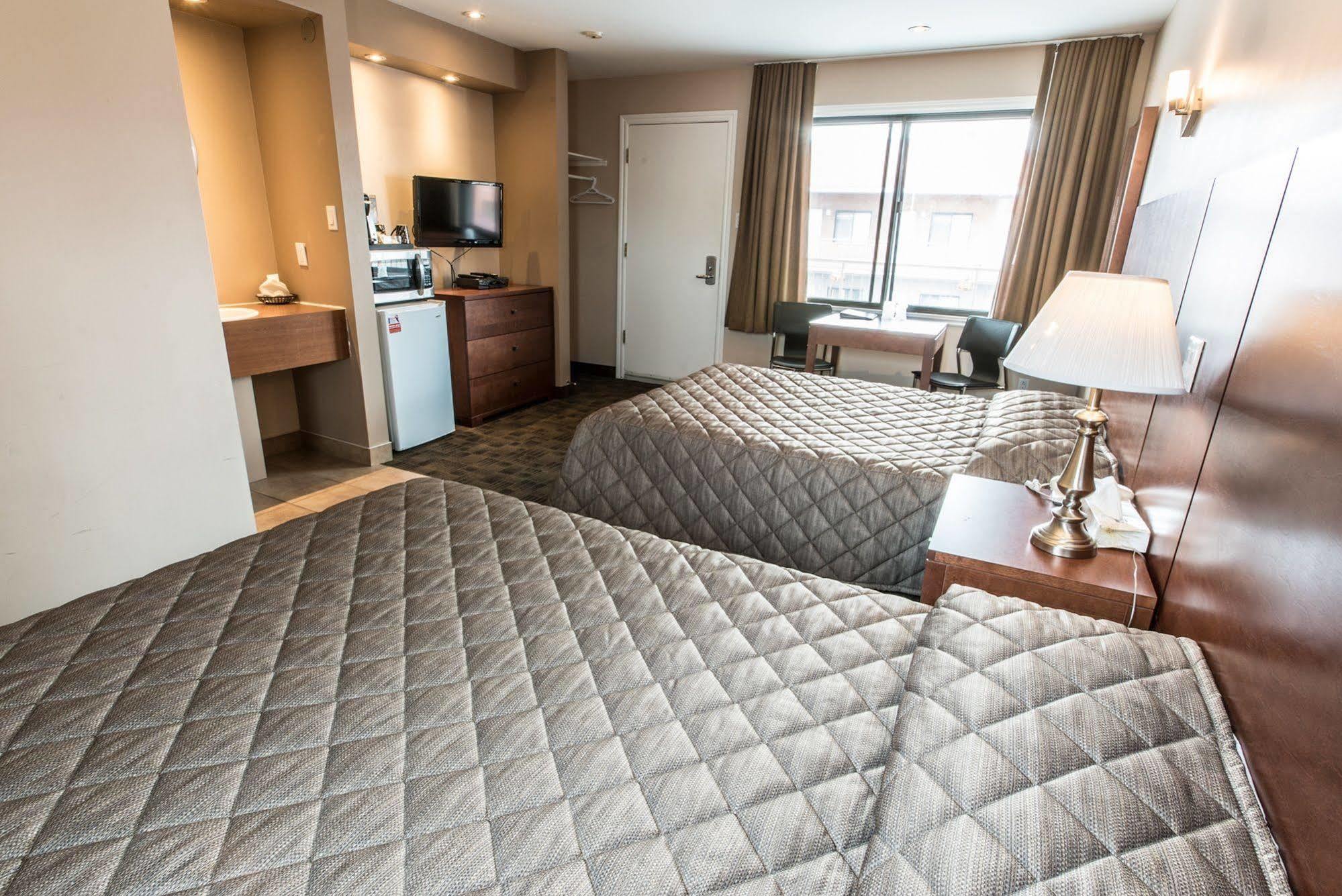 Motel Falcon Brossard Ngoại thất bức ảnh